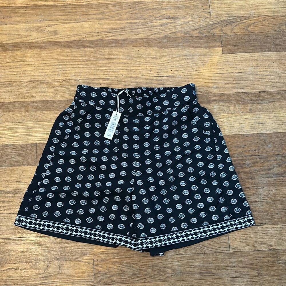 Max studio high waisted shorts XS NWT